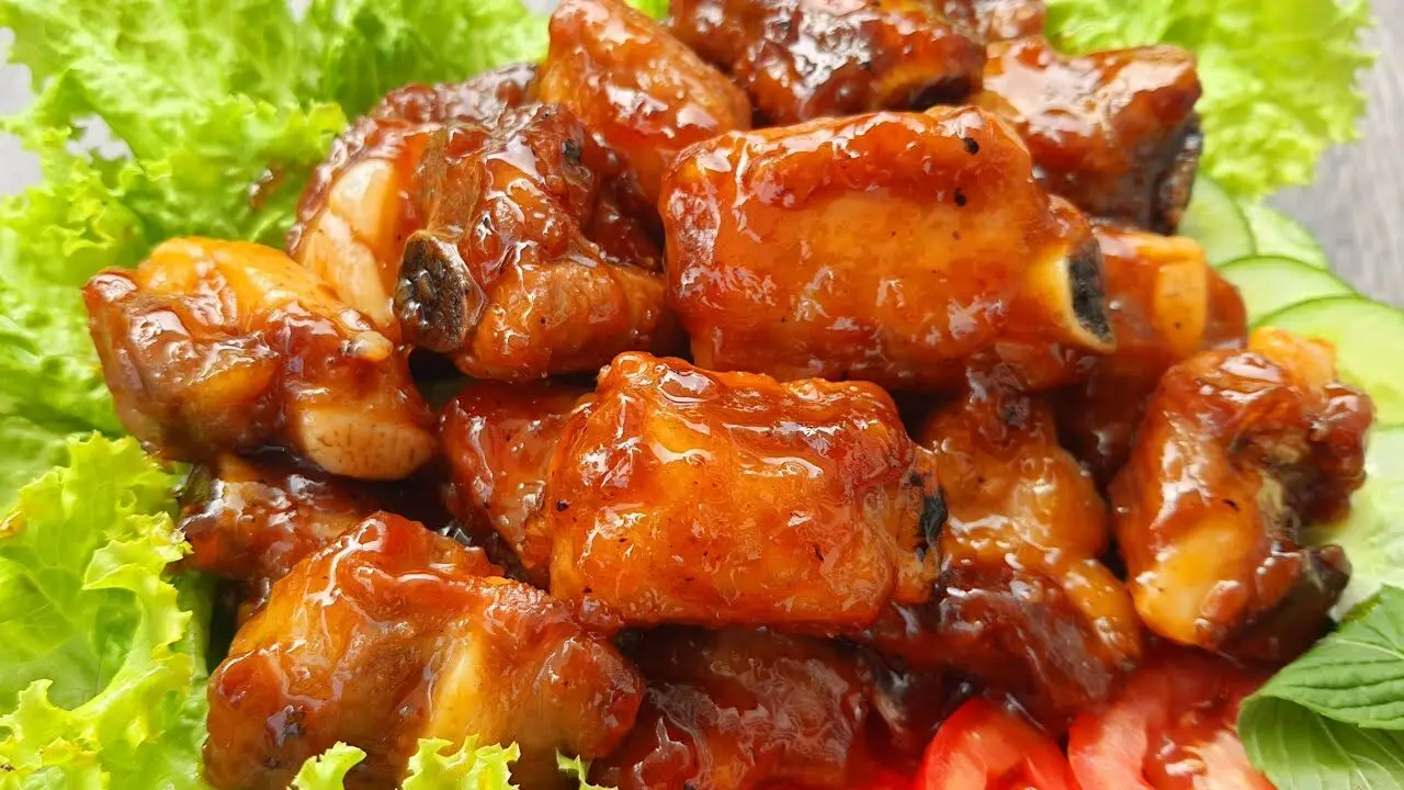 SƯỜN XÀO CHUA NGỌT