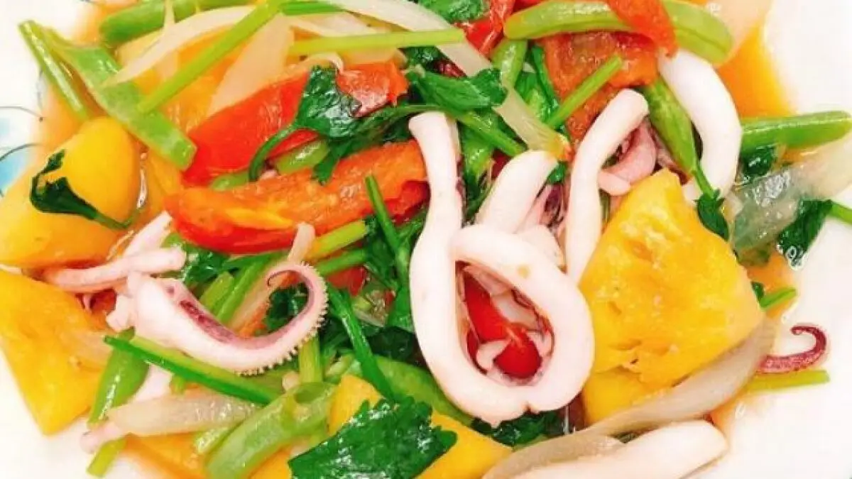 MỰC XÀO DƯA THƠM CÀ