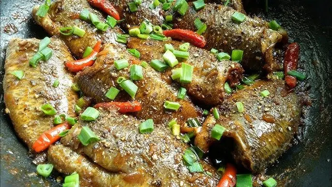 CÁ RÔ KHO TIÊU